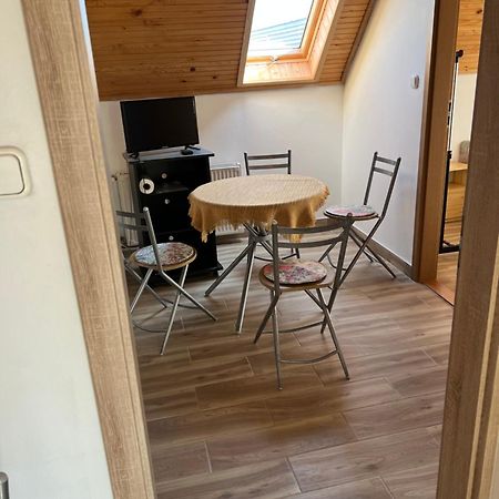 Csikos Apartman Gyenesdias Bagian luar foto