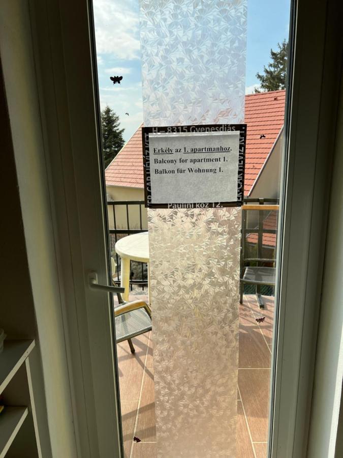 Csikos Apartman Gyenesdias Bagian luar foto