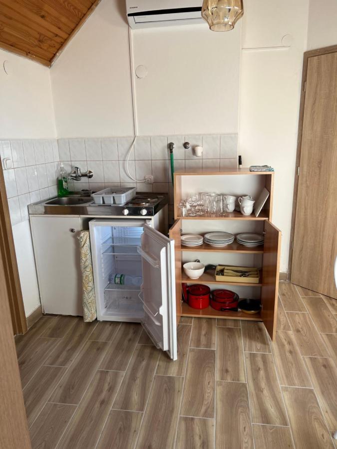 Csikos Apartman Gyenesdias Bagian luar foto